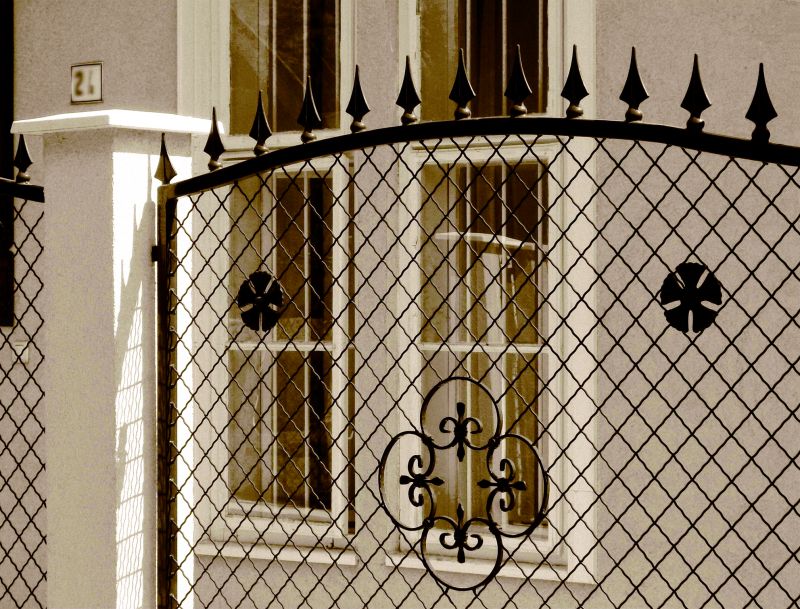 Steel Fence Construction in St Louis, MO